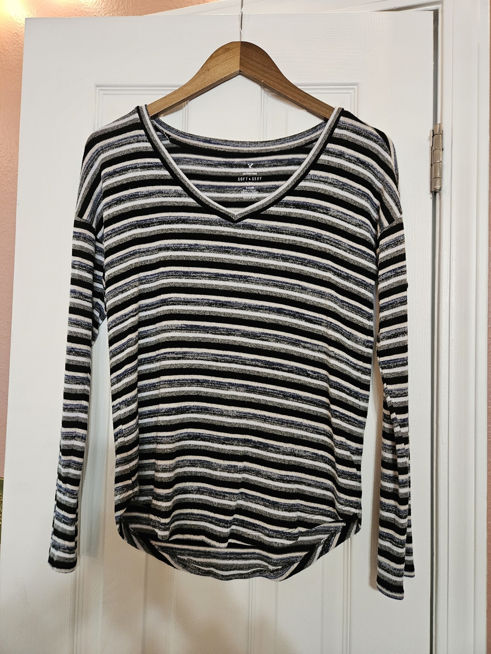 American Eagle Outfitters Soft & Sexy Striped V-Neck Long Sleeve Top